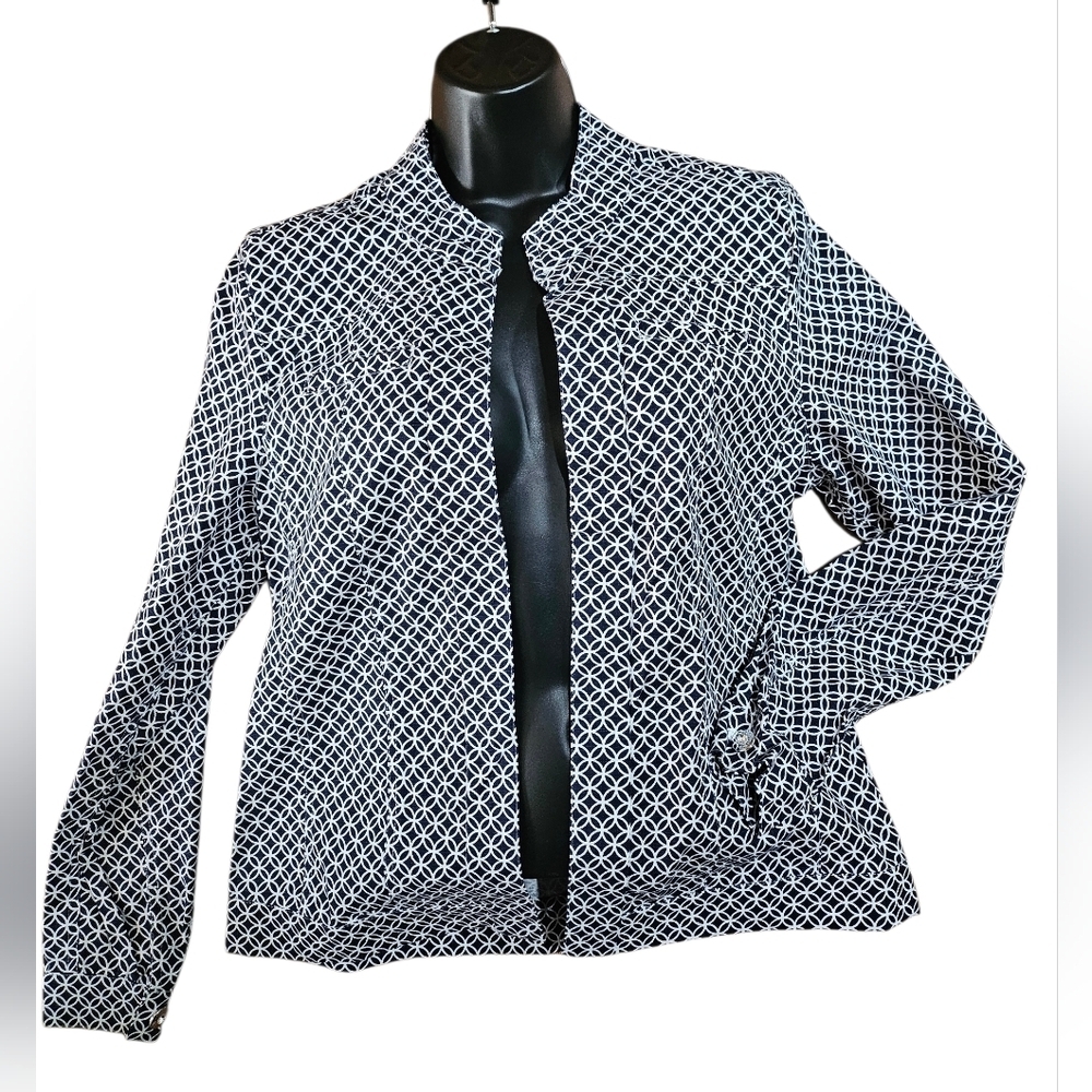NEW Attyre Women's Open Lightweight Denim Jacket Blazer Medium Abstract Geometri